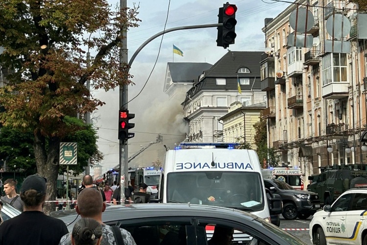 Angriff am helllichten Tag: Russische Drohne trifft Geheimdienst-Zentrale in Kiew