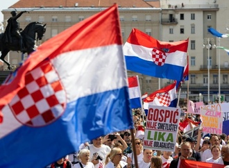 Kroatien: Zehntausende gehen wegen illegaler Giftmülldeponie auf die Straße