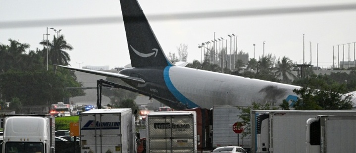 Mindestens fünf Tote bei Unfall von Amazon-Frachtflugzeug an Flughafen Miami