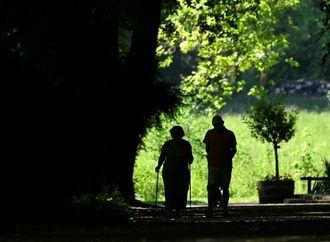 RKI: Knapp vier von fünf Menschen ab 65 Jahren bewegen sich zu wenig