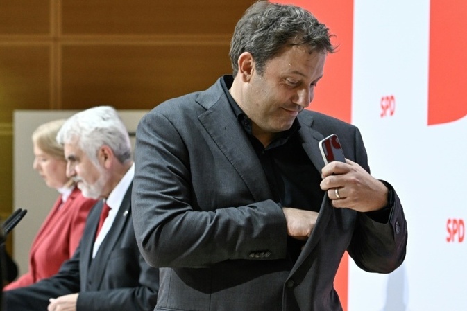 Hohe Spritpreise: SPD fordert Preisdeckel und Übergewinnsteuer