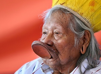 Prominenter brasilianischer Indigenen-Anführer Raoni an Krebs erkrankt