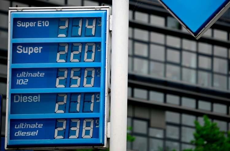 Hohe Spritpreise: Diskussion um Entlastung der Verbraucher wieder voll entbrannt