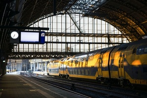 Zugverkehr in den Niederlanden nach mutmaßlicher Sabotage wieder aufgenommen