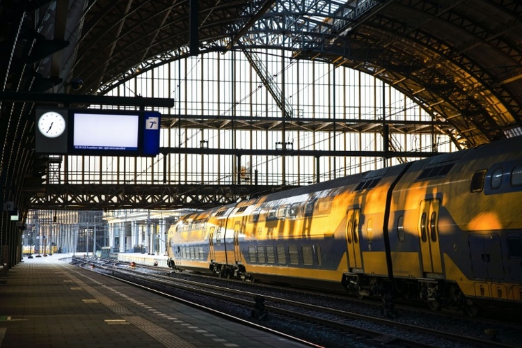 Mutmaßliche Sabotage: Zugverkehr in weiten Teilen der Niederlande lahmgelegt