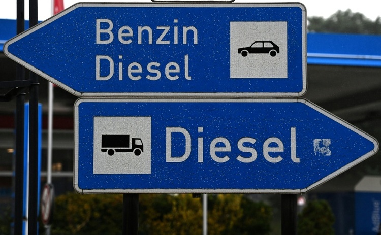 Kreise: Wirtschaftsministerium hält Preisdeckel für Sprit und Übergewinnsteuer für 