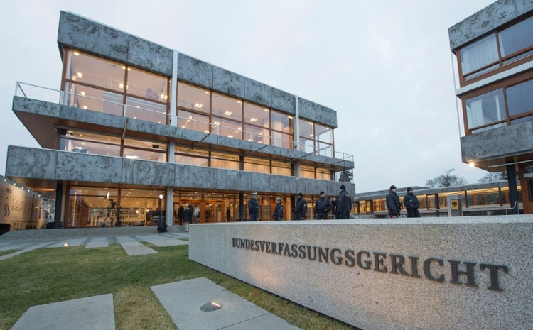 Insolvenzverwalter gewinnt in Streit um vorläufigen Rechtsschutz vor Verfassungsgericht