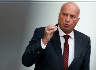 AfD-Verteidigungspolitiker kritisiert eigene Partei in Ukraine-Politik