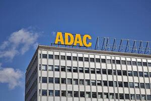 ADAC plädiert für Stromsteuersenkung als Anreiz für E-Autos