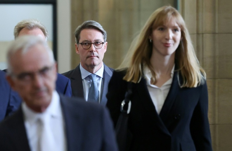 Vorwurf Falschaussage zu Maut: Prozess gegen früheren Minister Scheuer begonnen