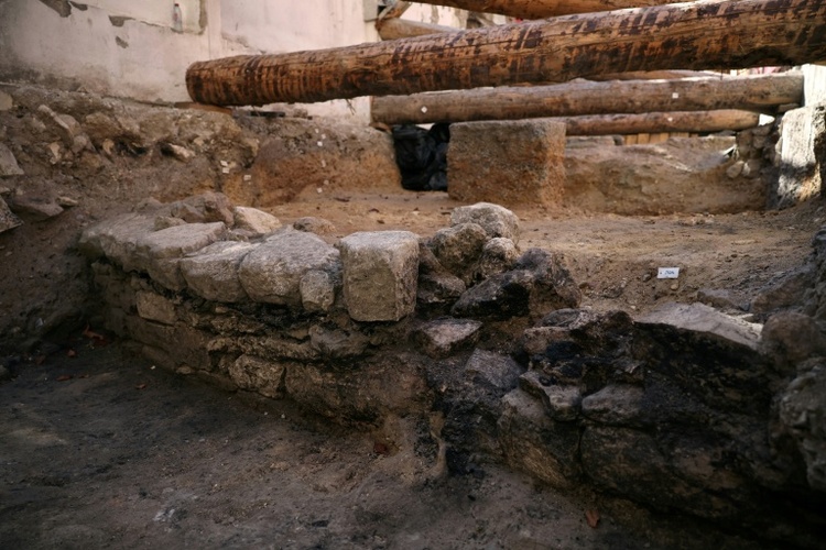 Archäologen entdecken offenbar Mauerrest aus gallischem Lutetia