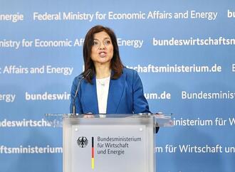 Reiche will Kampfgeist bei Reformvorhaben