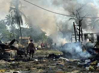 Rettungskräfte: Zahl der Toten bei Angriff der Armee auf Markt in Myanmar auf 50 gestiegen