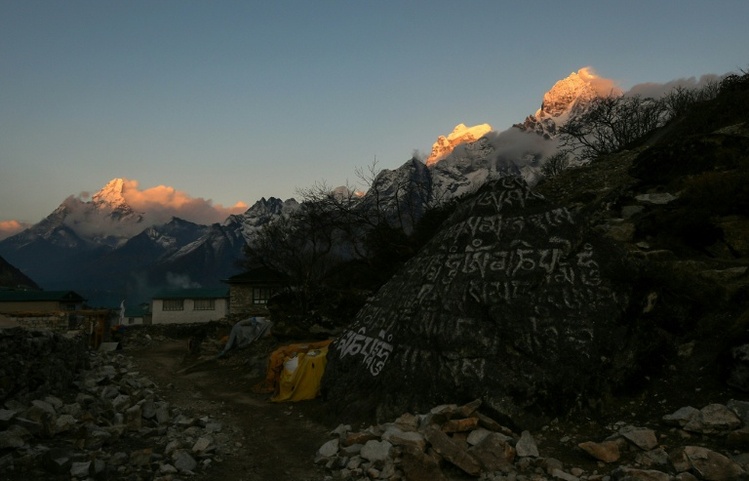 Suche nach zwölf Vermissten nach Lawinenunglück in Nepal abgebrochen