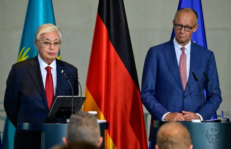 Kasachstans Präsident preist bei Besuch in Berlin 