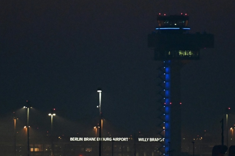 Drohnenerkennungssystem am Flughafen Berlin Brandenburg in Betrieb genommen