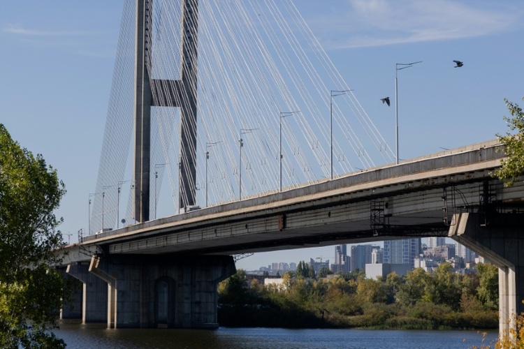 Wichtige Brücke und Atomforschungsanlage in Kiew bei russischen Angriffen getroffen