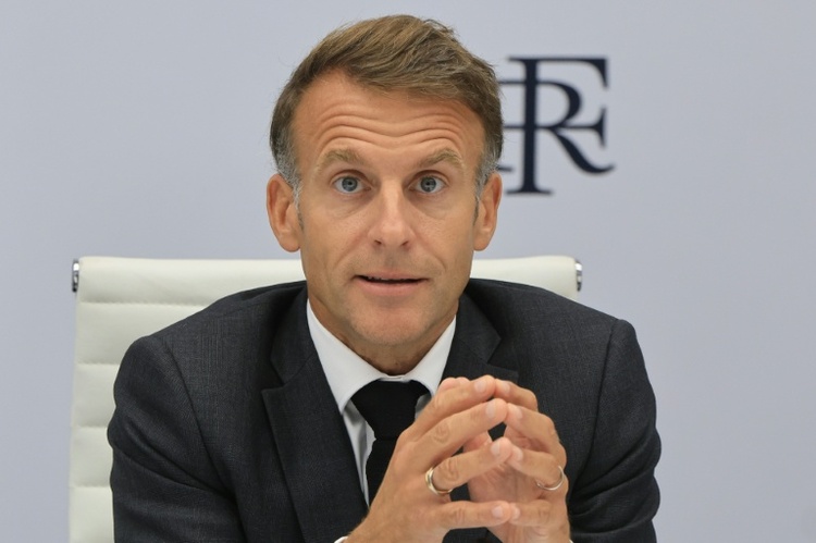 Macron: G7 geben bis zu 100 Millionen Barrel Diesel und Rohöl frei