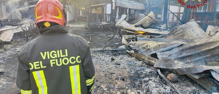 Feuer auf Campingplatz am Gardasee - Vier Feuerwehrleute aus Hessen helfen löschen