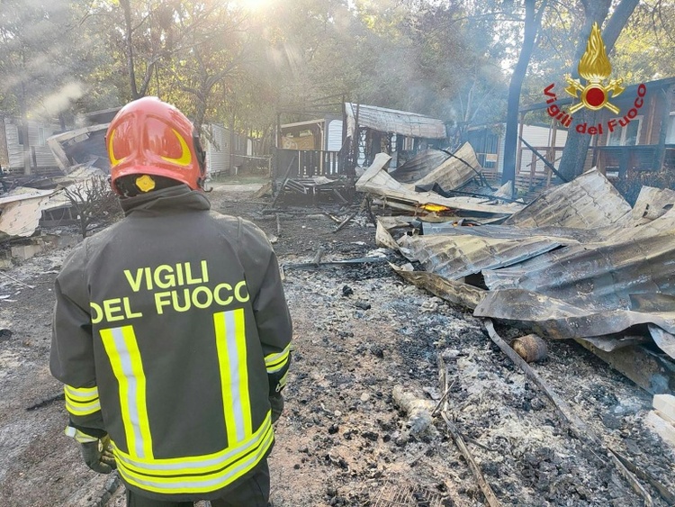 Feuer auf Campingplatz am Gardasee - Vier Feuerwehrleute aus Hessen helfen löschen