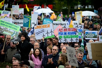 Tausende demonstrieren in Berlin gegen Energiepolitik der Bundesregierung