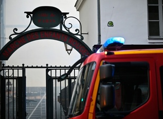 Bei Paris-Besuchern beliebte Markthalle vollständig niedergebrannt