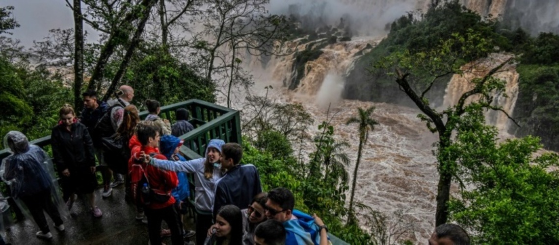 Hochwasser: Zugang zu Iguazú-Wasserfällen für Touristen gesperrt