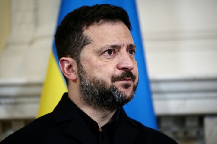 Selenskyj fordert Musk zu Wiederherstellung von Starlink in der Ukraine auf