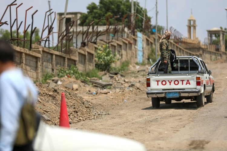 Regierung: Huthi-Miliz im Jemen greift Präsidentenpalast in Aden mit Raketen an