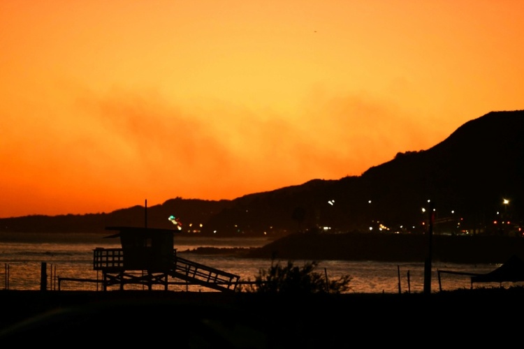 Waldbrand nahe Los Angeles: Anwohner in Malibu zu Evakuierung aufgerufen