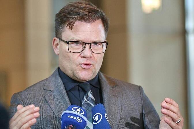 Verbrenner-Aus-Aus: Schneider fordert CO2-Ausgleich