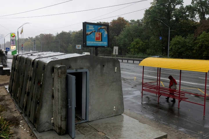 Ukraine: Behörden in Kiew richten mobile Luftschutzbunker ein