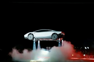 Tesla-Chef Musk stellt fliegenden Roadster vor