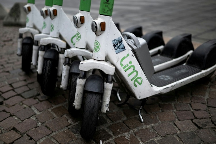 E-Scooter kollidiert mit Auto: 15-Jähriger stirbt bei Unfall in Alzey