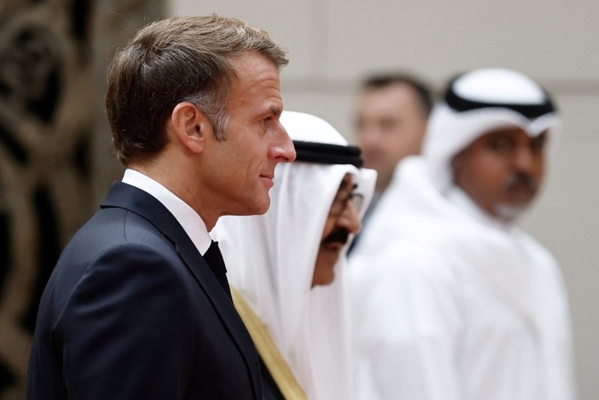 Trotz Gewaltexzessen in Frankreich: Macron beginnt mehrtägigen Besuch in Golfstaaten