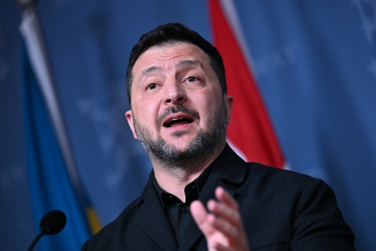 Selenskyj befürwortet Gespräche mit den USA und Russland 