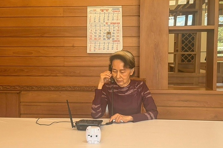 Sohn von Aung San Suu Kyi spricht erstmals seit fünf Jahren mit seiner Mutter