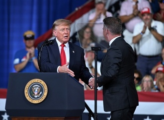 Trump kündigt in Beisein von Audi-Chef Milliarden-Investition des Autobauers in den USA an