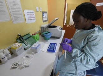 Erste Ebola-Patientin in Nigeria in die Schweiz ausgeflogen