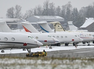 Oxfam: Superreiche verursachen mit Privatjets und Investitionen enorme Klimaschäden