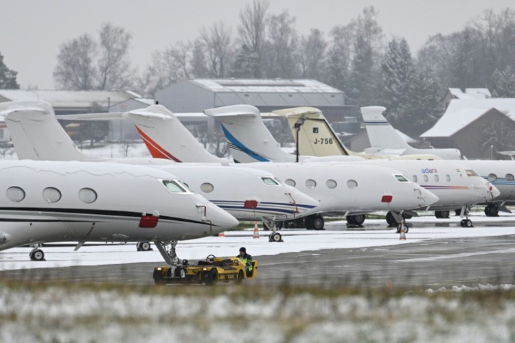 Oxfam: Superreiche verursachen mit Privatjets und Investitionen enorme Klimaschäden