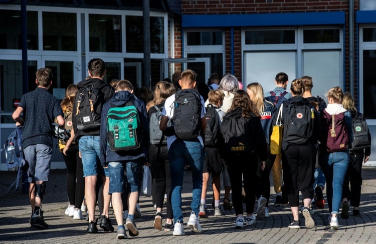 Bundeshaushalt 2027: Bündnis warnt vor Einsparungen bei Jugendlichen