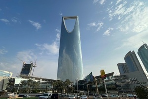 Huthis: Größte Ölraffinerie und Verteidigungsministerium in Saudi-Arabien angegriffen