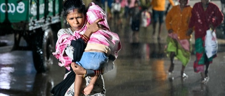 Zyklon „Arnab“ trifft Indien mit sintflutartigen Regenfällen - Drei Tote