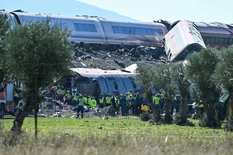 Hochgeschwindigkeitszüge kollidieren in Spanien: Mindestens 30 Todesopfer